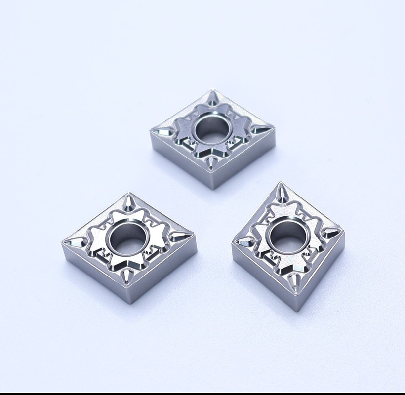 เครื่องหมุน CNC ที่หมุนภายนอก ใส่ HRA92.5 ความแข็ง CNMG120404-FQ ใส่คาร์บิดที่ไม่เคลือบ