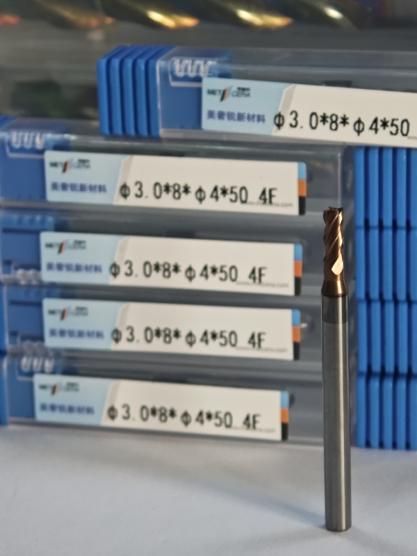 MPE4 การเคลือบ AlCr การเคลือบ HRC55-60 เครื่องตัดการเคลือบคาร์ไบดแข็ง 4 ฟลอยท์ Flat End Mill 3mm φ3.0 x 8 x φ4 x 50mm