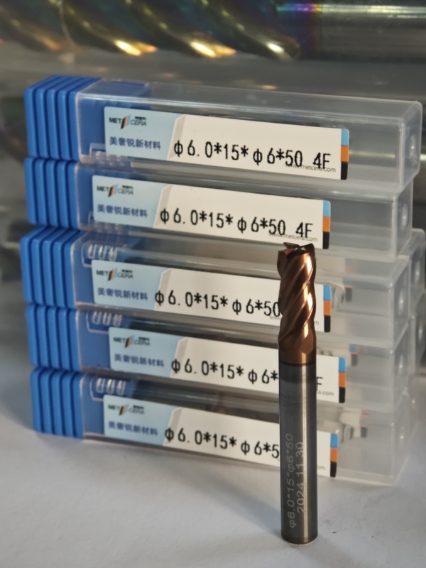 MPE4 HRC55-HRC60 เครื่องตัดการบดคาร์ไบด์แข็ง 4 ฟลอยท์ Flat End Mill เครื่องตัด CNC Mill φ6.0 x 15 x φ6 x 50mm การเคลือบ AlCr การเคลือบ
